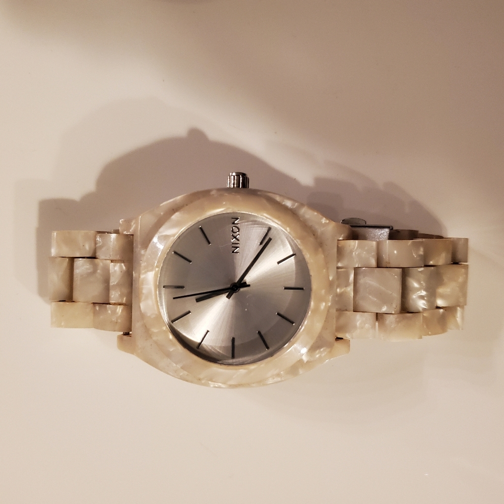 Nixon watch